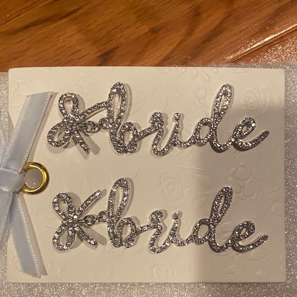 NWT Silver Toned Bride Earrings